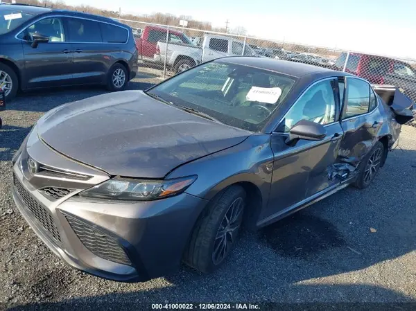 4T1G11AK2MU485544 2021 TOYOTA CAMRY - Image 2