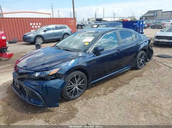 4T1G11AK2MU488797 2021 TOYOTA CAMRY - Image 2