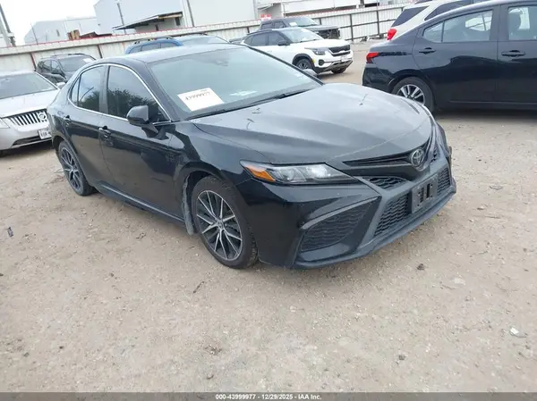 4T1G11AK2MU491246 2021 TOYOTA CAMRY - Image 1