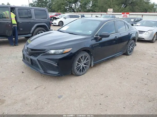 4T1G11AK2MU491246 2021 TOYOTA CAMRY - Image 2