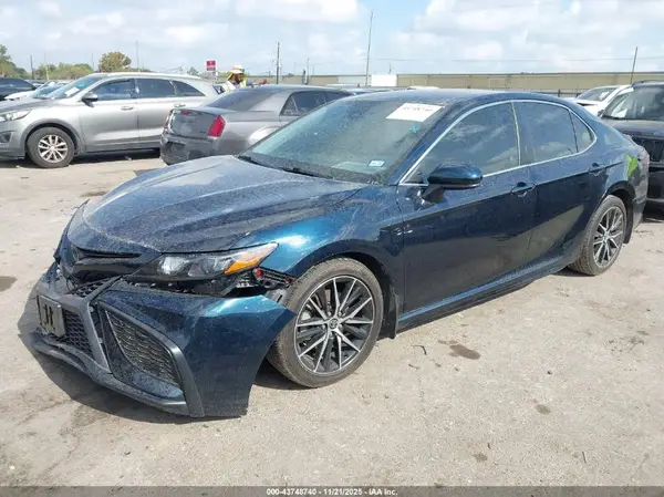 4T1G11AK2MU492476 2021 TOYOTA CAMRY - Image 2