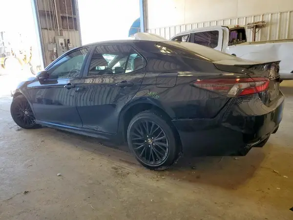 4T1G11AK2MU496415 2021 TOYOTA CAMRY - Image 2