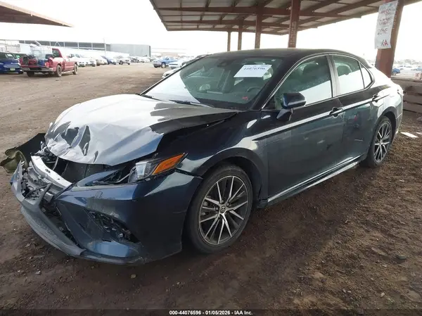 4T1G11AK2MU496852 2021 TOYOTA CAMRY - Image 2
