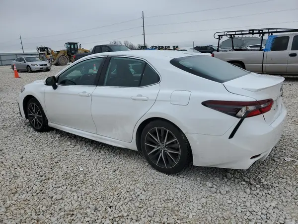 4T1G11AK2MU512385 2021 TOYOTA CAMRY - Image 2