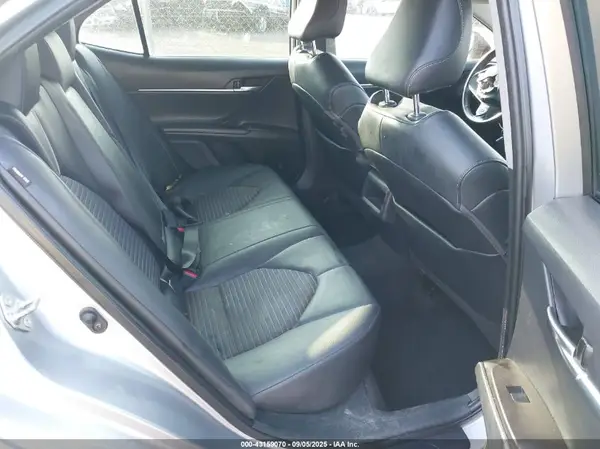4T1G11AK2MU512631 2021 TOYOTA CAMRY - Image 8
