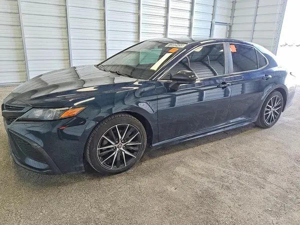 4T1G11AK2MU512807 2021 TOYOTA CAMRY - Image 1