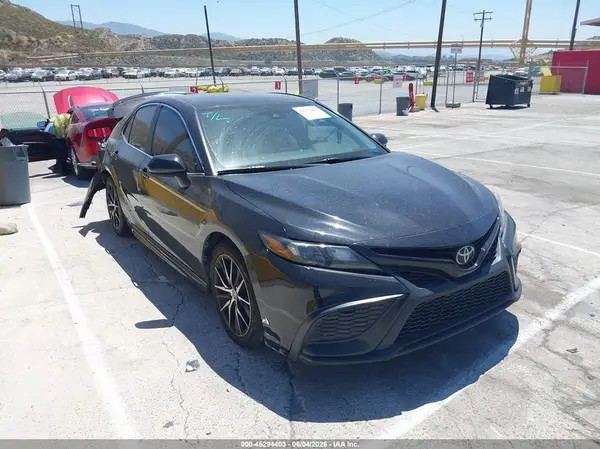 4T1G11AK2MU513214 2021 TOYOTA CAMRY - Image 1
