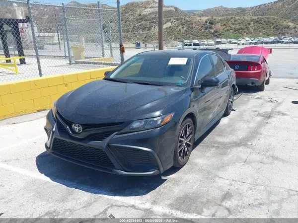 4T1G11AK2MU513214 2021 TOYOTA CAMRY - Image 2