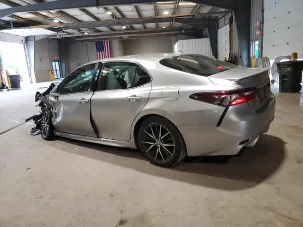4T1G11AK2MU515254 2021 TOYOTA CAMRY - Image 2