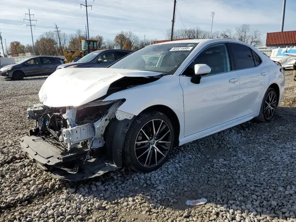 4T1G11AK2MU516842 2021 TOYOTA CAMRY - Image 1