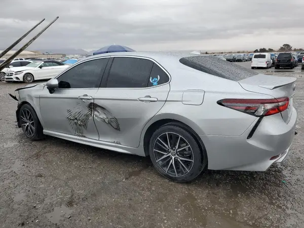 4T1G11AK2MU518350 2021 TOYOTA CAMRY - Image 2