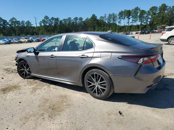 4T1G11AK2MU520096 2021 TOYOTA CAMRY - Image 2