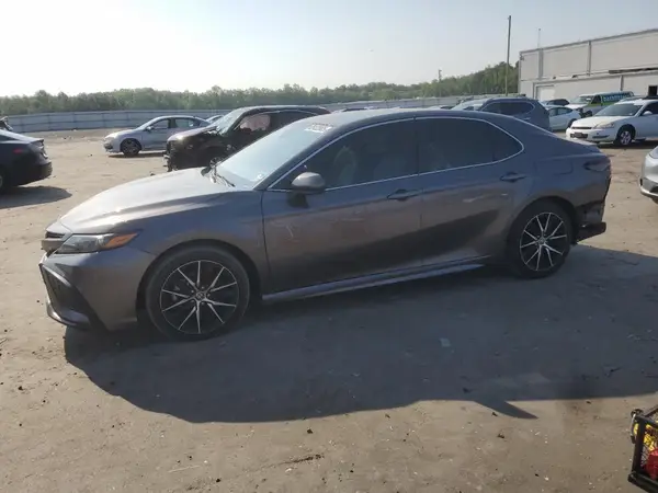 4T1G11AK2MU521250 2021 TOYOTA CAMRY - Image 1