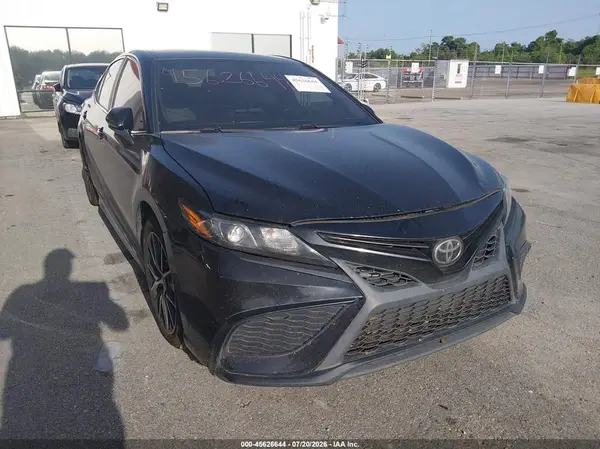 4T1G11AK2MU522317 2021 TOYOTA CAMRY - Image 1