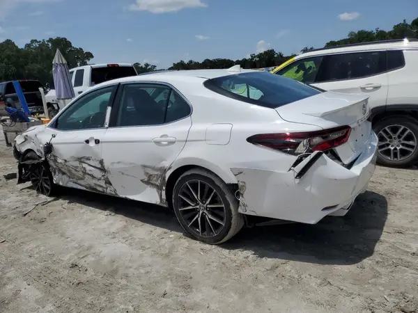 4T1G11AK2MU522883 2021 TOYOTA CAMRY - Image 2