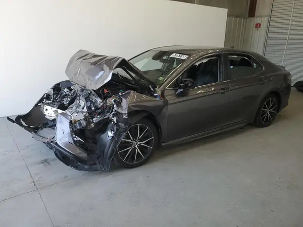 4T1G11AK2MU525637 2021 TOYOTA CAMRY - Image 2