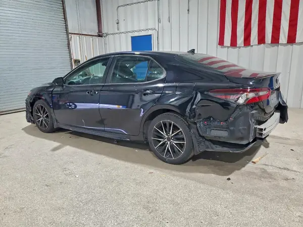 4T1G11AK2MU526772 2021 TOYOTA CAMRY - Image 2