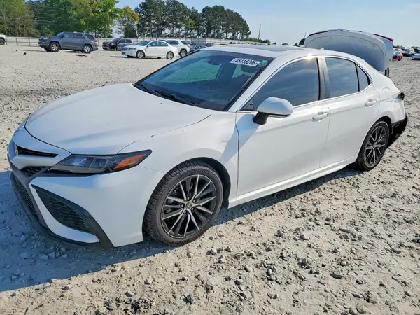 4T1G11AK2MU530109 2021 TOYOTA CAMRY - Image 1