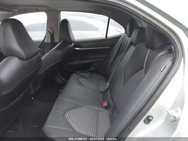 4T1G11AK2MU530613 2021 TOYOTA CAMRY - Image 8