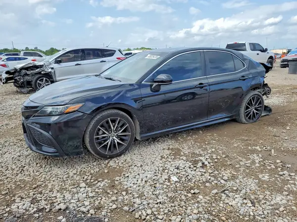 4T1G11AK2MU531566 2021 TOYOTA CAMRY - Image 1