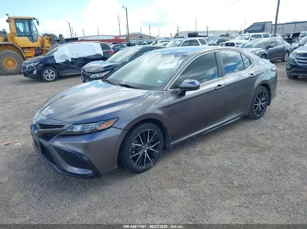 4T1G11AK2MU533382 2021 TOYOTA CAMRY - Image 2