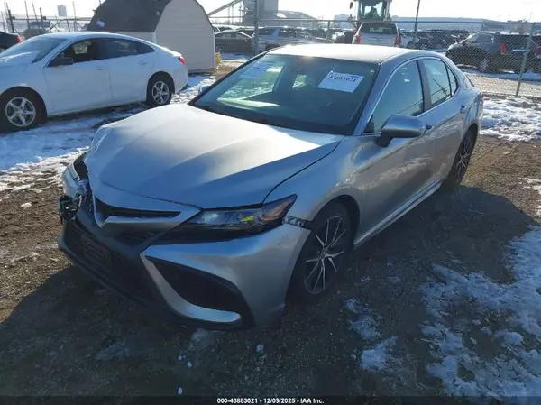 4T1G11AK2MU533480 2021 TOYOTA CAMRY - Image 2