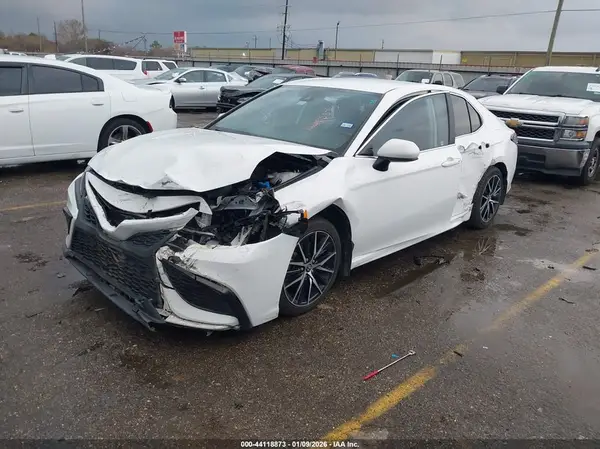 4T1G11AK2MU535617 2021 TOYOTA CAMRY - Image 2