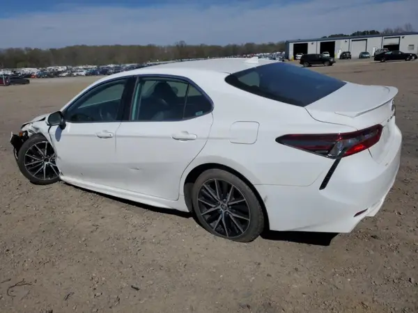 4T1G11AK2MU535777 2021 TOYOTA CAMRY - Image 2