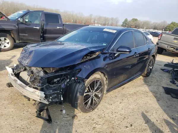 4T1G11AK2MU536766 2021 TOYOTA CAMRY - Image 1