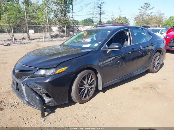 4T1G11AK2MU538310 2021 TOYOTA CAMRY - Image 2