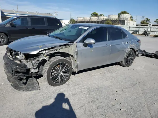 4T1G11AK2MU539988 2021 TOYOTA CAMRY - Image 1