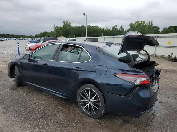 4T1G11AK2MU540011 2021 TOYOTA CAMRY - Image 2