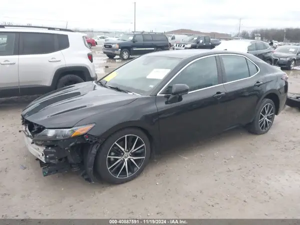 4T1G11AK2MU541031 2021 TOYOTA CAMRY - Image 2