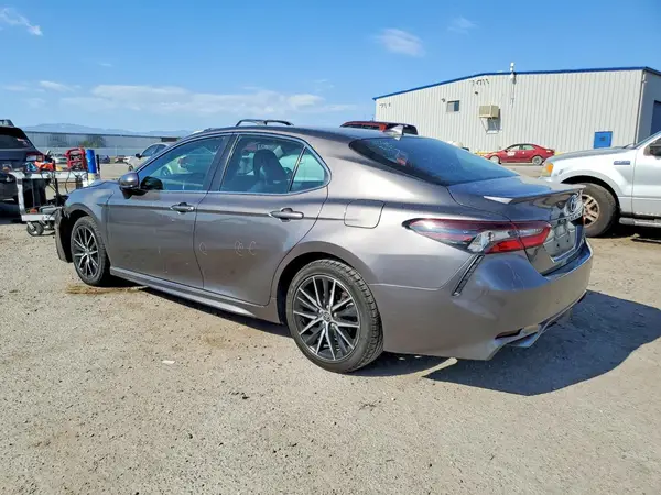 4T1G11AK2MU542213 2021 TOYOTA CAMRY - Image 2