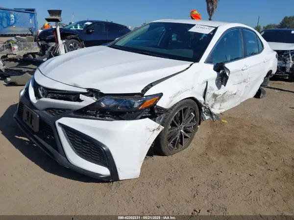 4T1G11AK2MU545807 2021 TOYOTA CAMRY - Image 2