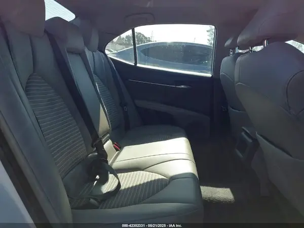 4T1G11AK2MU545807 2021 TOYOTA CAMRY - Image 8
