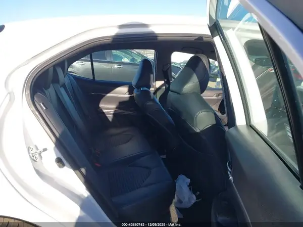 4T1G11AK2MU552532 2021 TOYOTA CAMRY - Image 8