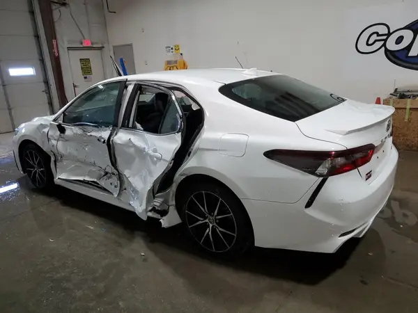 4T1G11AK2MU553017 2021 TOYOTA CAMRY - Image 2