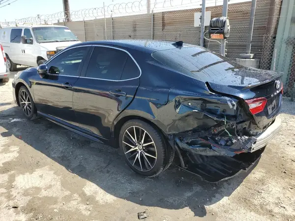 4T1G11AK2MU553020 2021 TOYOTA CAMRY - Image 2