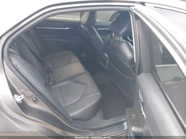 4T1G11AK2MU553616 2021 TOYOTA CAMRY - Image 8