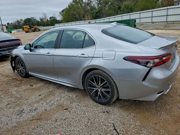 4T1G11AK2MU556192 2021 TOYOTA CAMRY - Image 2