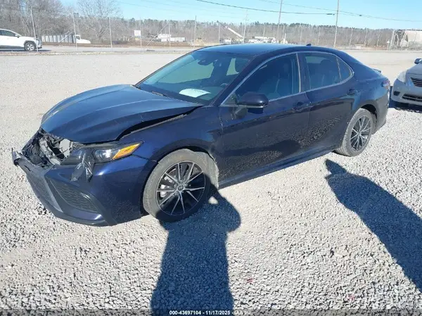 4T1G11AK2MU557178 2021 TOYOTA CAMRY - Image 2