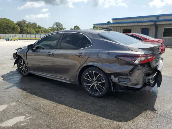 4T1G11AK2MU558539 2021 TOYOTA CAMRY - Image 2