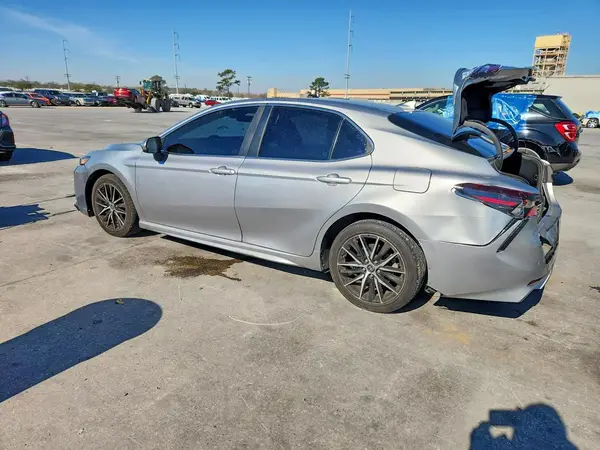 4T1G11AK2MU558976 2021 TOYOTA CAMRY - Image 2