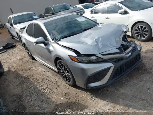 4T1G11AK2MU559612 2021 TOYOTA CAMRY - Image 1