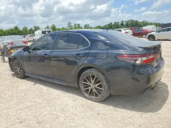 4T1G11AK2MU560937 2021 TOYOTA CAMRY - Image 2