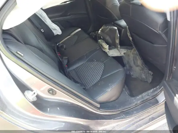 4T1G11AK2MU562851 2021 TOYOTA CAMRY - Image 8