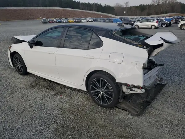 4T1G11AK2MU563014 2021 TOYOTA CAMRY - Image 2