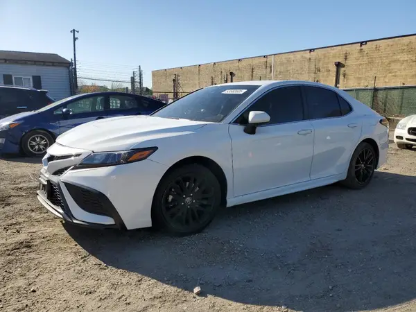 4T1G11AK2MU568567 2021 TOYOTA CAMRY - Image 1
