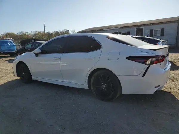 4T1G11AK2MU568567 2021 TOYOTA CAMRY - Image 2